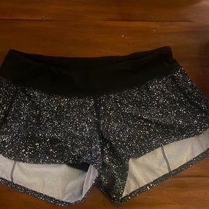 Lululemon shorts speed up low rise 2.5